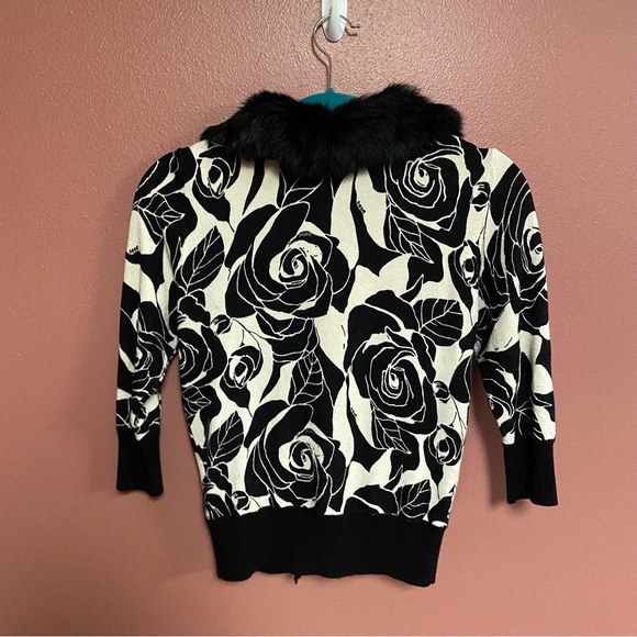 Vintage Bebe fur collared cropped rose print cardigan in blade and white - Picture 7 of 8